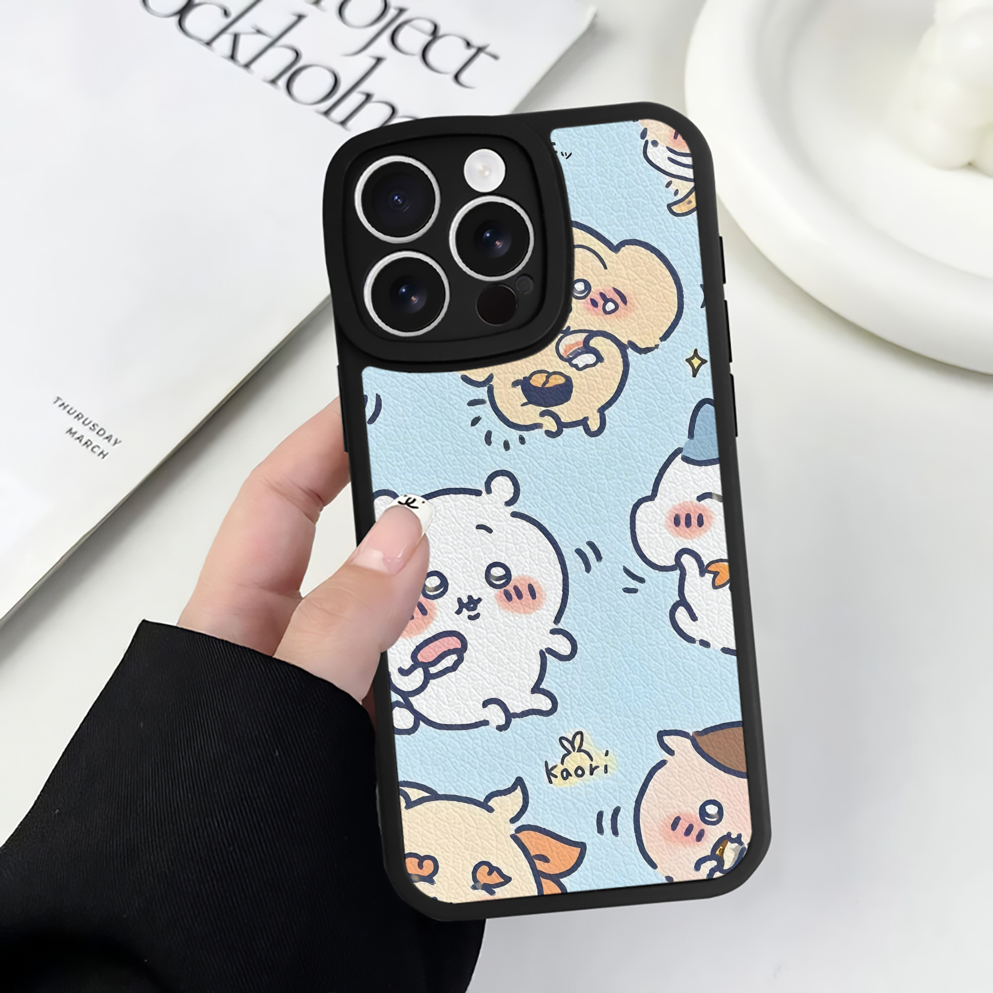 （画像用） ちいかわ Chii-kawa 【iPhone 16シリーズ対応】シリコンスマホケース（レザー調） 材質：シリコン